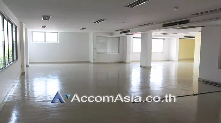 8  Office Space For Rent in Sukhumvit ,Bangkok BTS Ekkamai at Compomax Building AA18919